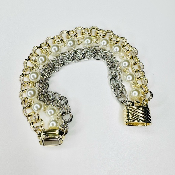 Pearl & Chain Two Tone Bracelet Magnetic Closure - Picture 4 of 6